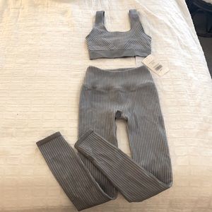 Fabletics Legging & Sport Bra Set *NEVER WORN*